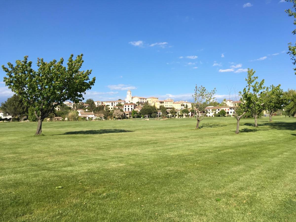 Studio Sur Le Domaine Du Golf De Pont Royal Mallemort Eksteriør bilde