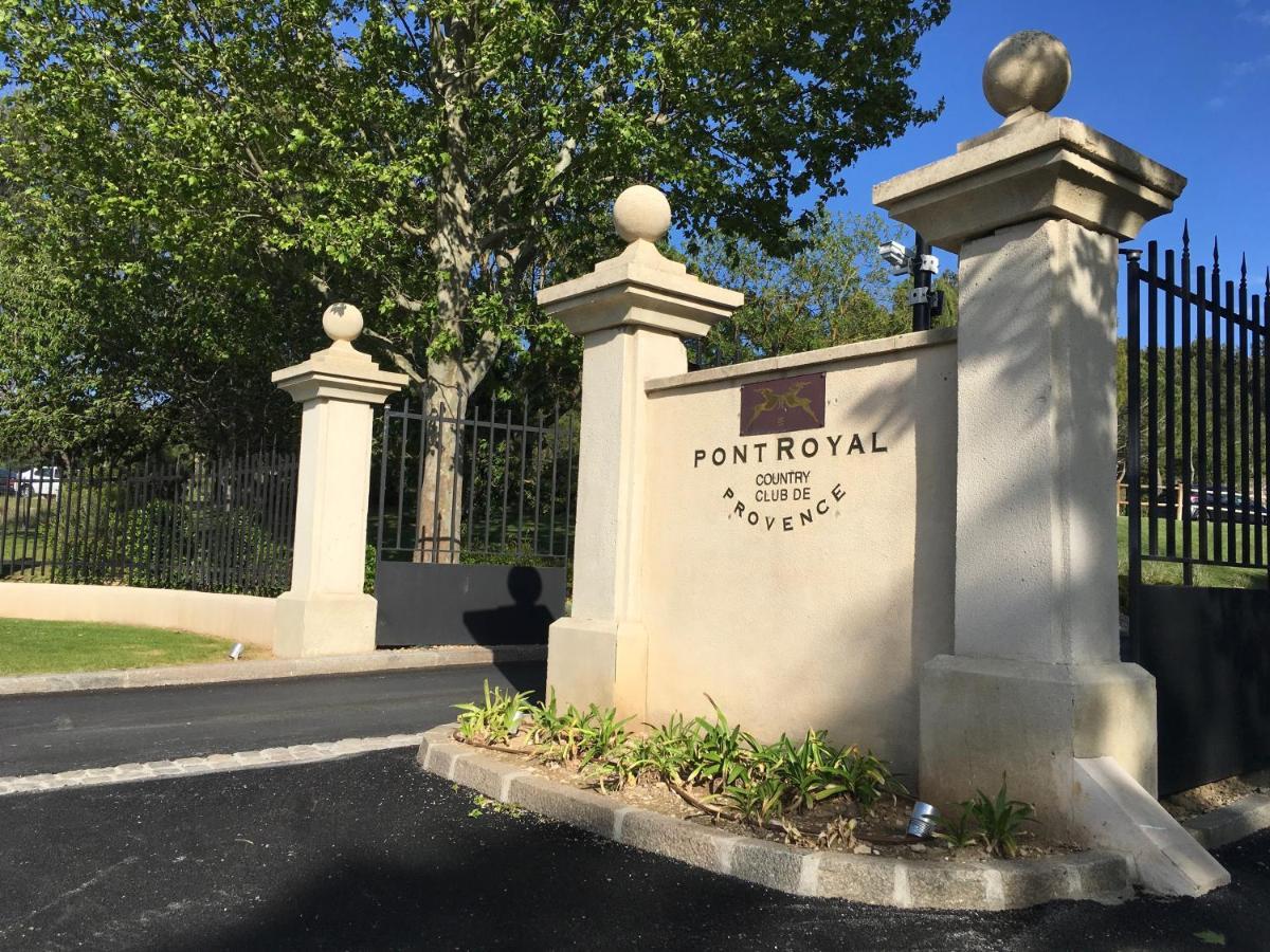 Studio Sur Le Domaine Du Golf De Pont Royal Mallemort Eksteriør bilde